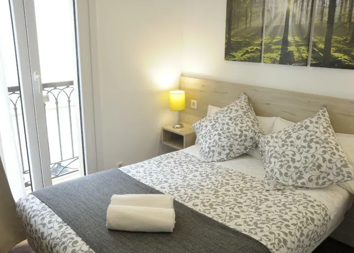 ゲストハウス ペンシオン オールド シティ ハウス