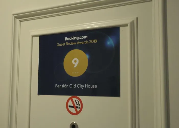 ゲストハウス ペンシオン オールド シティ ハウス *